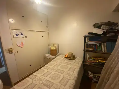 CHALET CONSTRUIDO EN DOS PLANTAS , EXCELENTE UBICACION CENTRO DE ITUZAINGO NORTE .