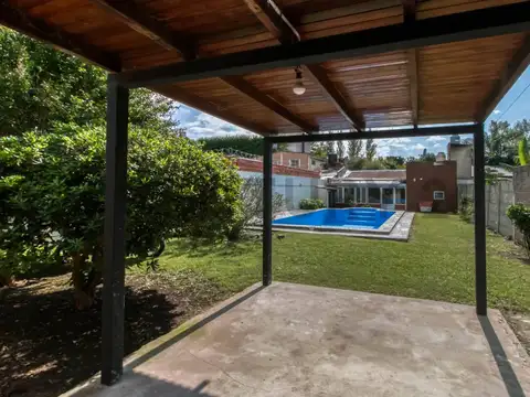 Casa en Venta – City Bell, calle 30 entre 454 y 455