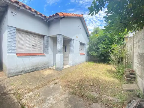 Terreno en Venta en Bernal, USD 130.000