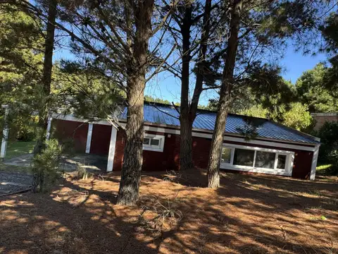 Casa en venta - 3 Dormitorios 2 Baños - 127.38mts2 - Pinamar