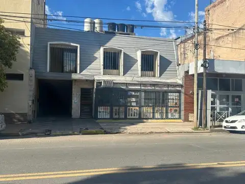 HOTEL EN VENTA  7 DEPARTAMENTOS + GALPÓN + LOCAL COMERCIAL