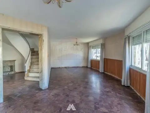 Casa 21 ambientes con 8 baños