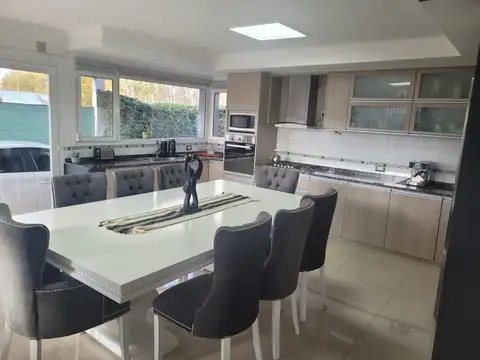 Casa en Venta en Plottier, USD 340.000