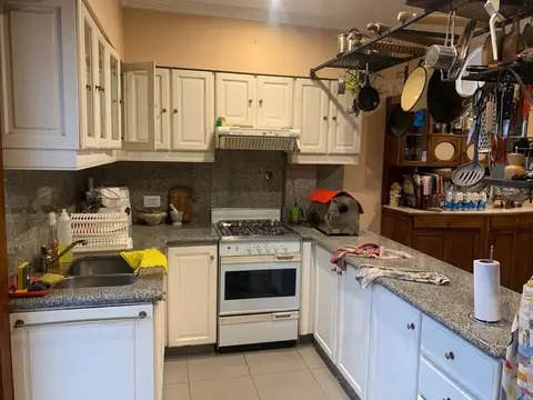 Casa 5 ambientes con 3 baños