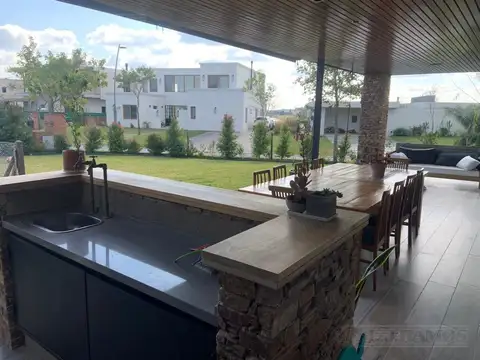 Casa en Venta en Puertos - Barrio Ceibos, USD 460.000