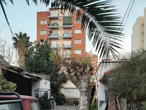 CASA PH DE 3 AMBIENTES A RECICLAR C/ COCHERA EN VENTA - MORON CENTRO - NUEVO PRECIO