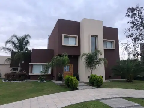 HERMOSA CASA EN VENTA BARRIO EL CANTON PUERTO 5 AMBIENTES