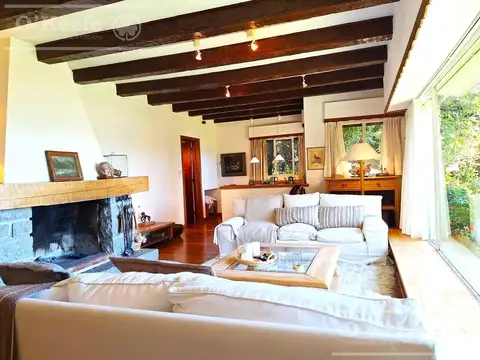 Casa 4 ambientes con 3 baños