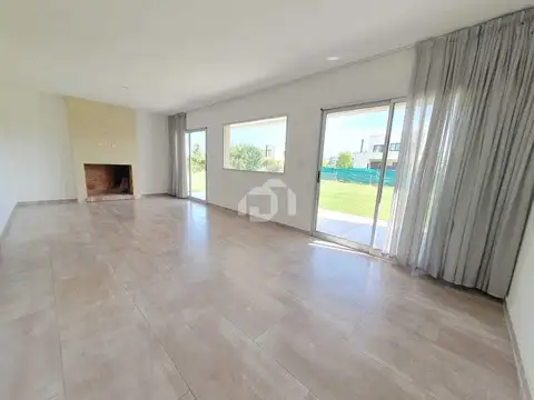 Casa en Alquiler en Puertos - Araucarias, USD 1.700