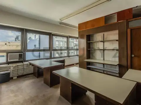 Oficina 6 ambientes con 1 baño