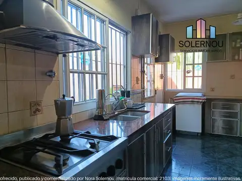 Casa en Venta con 2 cocheras