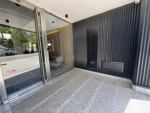 VENTA COCHERA PLENO CENTRO