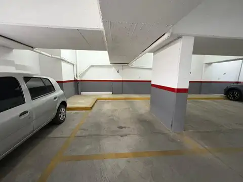 VENTA COCHERA PLENO CENTRO