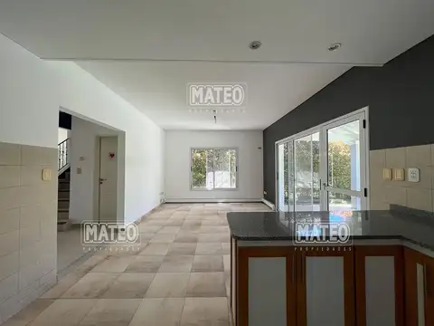 Casa 4 ambientes con 3 baños