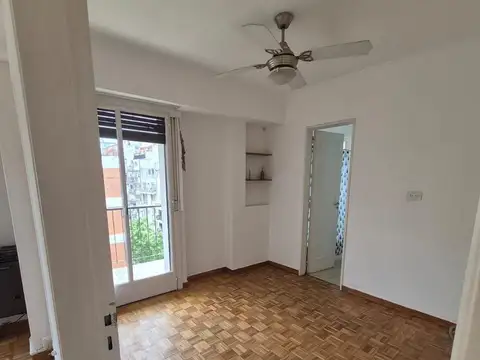 Venta 2 ambientes  con balcón en Palermo - Apto Crédito