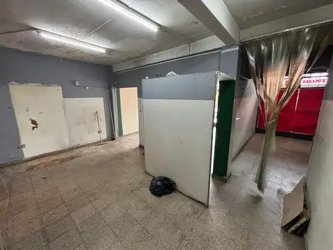 Local con excelente ubicación.