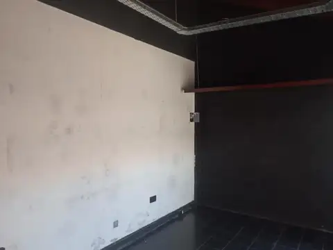 LOCAL COMERCIAL - SE ESCUCHA OFERTA