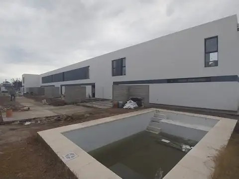 Casa 3 ambientes con 2 baños