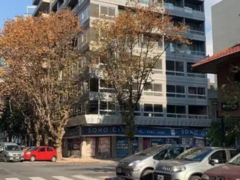 VENTA COCHERA FIJA CUBIERTA en Diaz Colodrero 2890 esquina