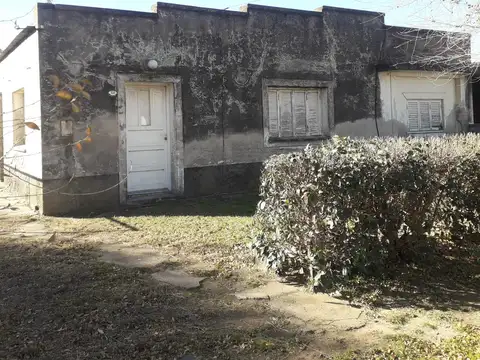 Vicente López e/ Rivadavia y Avenida San Martín