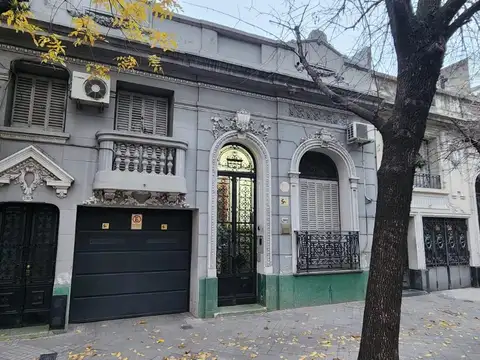 Casa 4 dormitorios en Córdoba 3919- cochera - quincho y parrillero