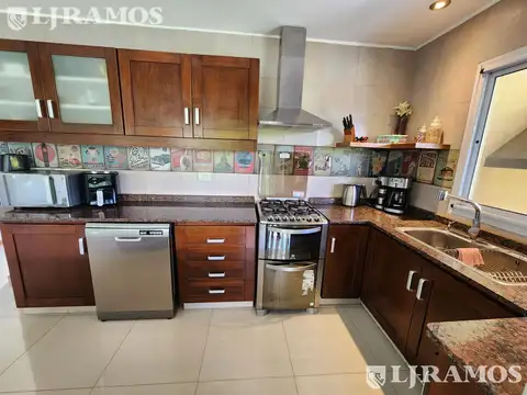 APTO CREDITO. 4 DORMITORIOS (2 Suites).