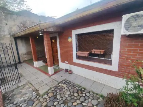 Casa - Venta - Argentina, Lomas de Zamora - GIBSON 73