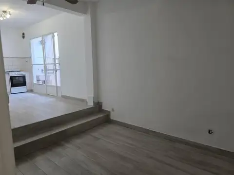 Depto Tipo Casa en Alquiler de 1 dormitorio