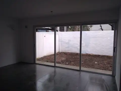 Depto Tipo Casa 4 ambientes con 2 baños