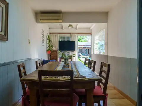 Casa 5 ambientes con 2 baños
