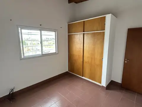 Departamento en Alquiler en Tolosa, $ 490.000