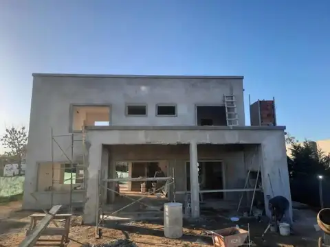 Casa en Venta en El Canton, USD 235.000