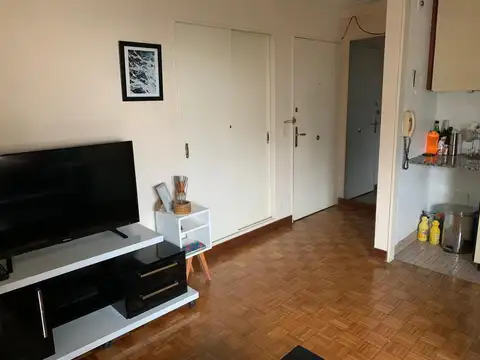 Alquilo Temporario en Retiro. Departamento de 2 Ambientes, amoblado y equipado, con servicios