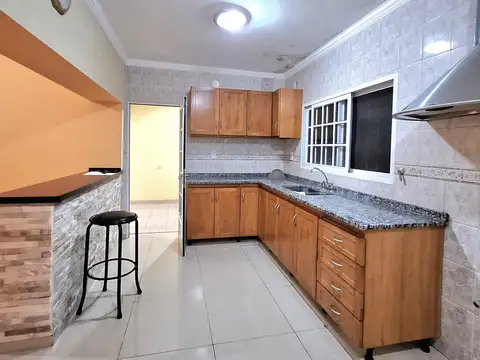 Oficina en Alquiler en Villa Massoni, $ 650.000