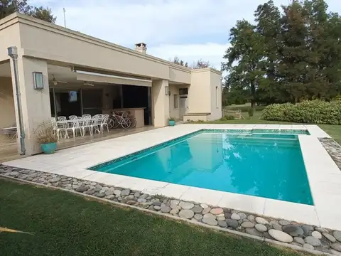 Venta Casa Barrio La Primavera Carlos Keen Luján