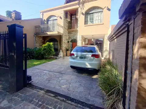 Profesor Carlos Bagnat 500, Piso 0