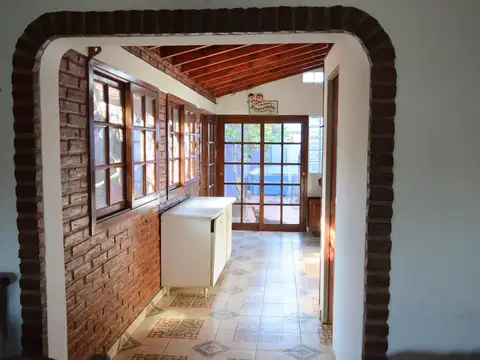 VENTA CASA 4MB CON QUINCHO EN LANUS OESTE