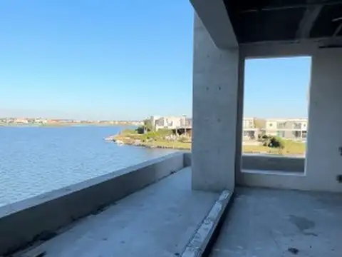 Casa en Venta en Puertos - Barrio Marinas, USD 2.500.000