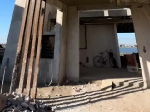 Casa 6 ambientes con 7 baños