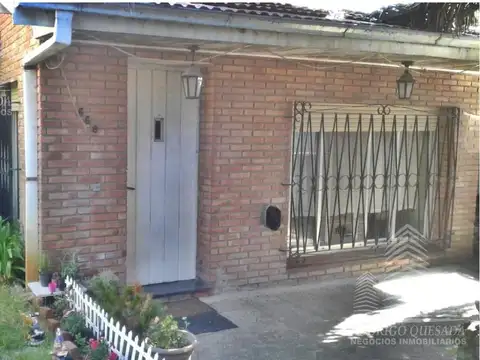CASA EN SANTA TERESITA