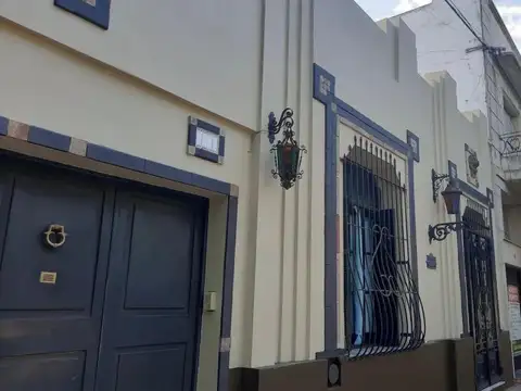 Venta Casa de Epoca + Departamento en Tandil