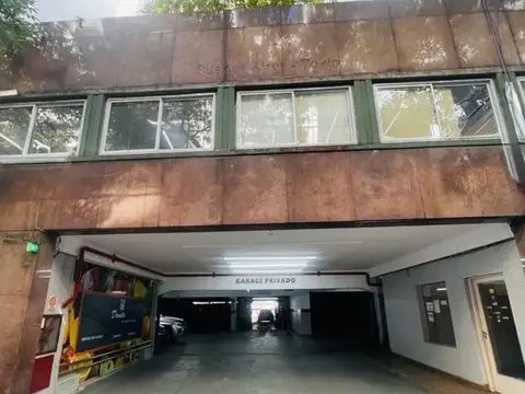 Cochera en venta en Barrio Norte Valet Parking y seguridad