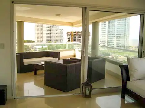 Departamento 4 ambientes con 3 baños