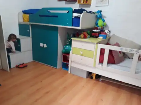 EXCELENTE DEPARTAMENTO DE 2 DORMITORIOS, MUY LUMINOSO Y AMPLIO!