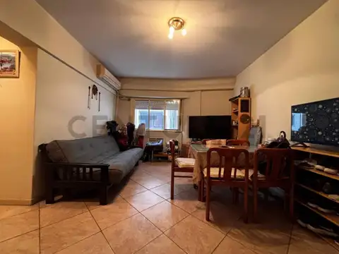 Venta departamento de 2 ambientes en Flores, apto credito.