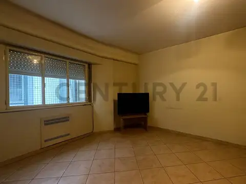 Av Rivadavia 6700, Piso 0