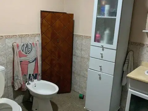 Depto Tipo Casa en Venta en Temperley, USD 120.000