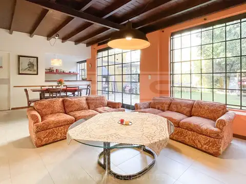 Casa en Venta con 1 cochera