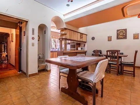 Casa 5 ambientes con 5 baños