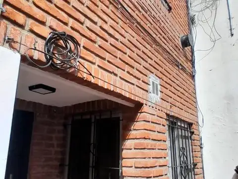 Duplex en alquiler de tres ambientes